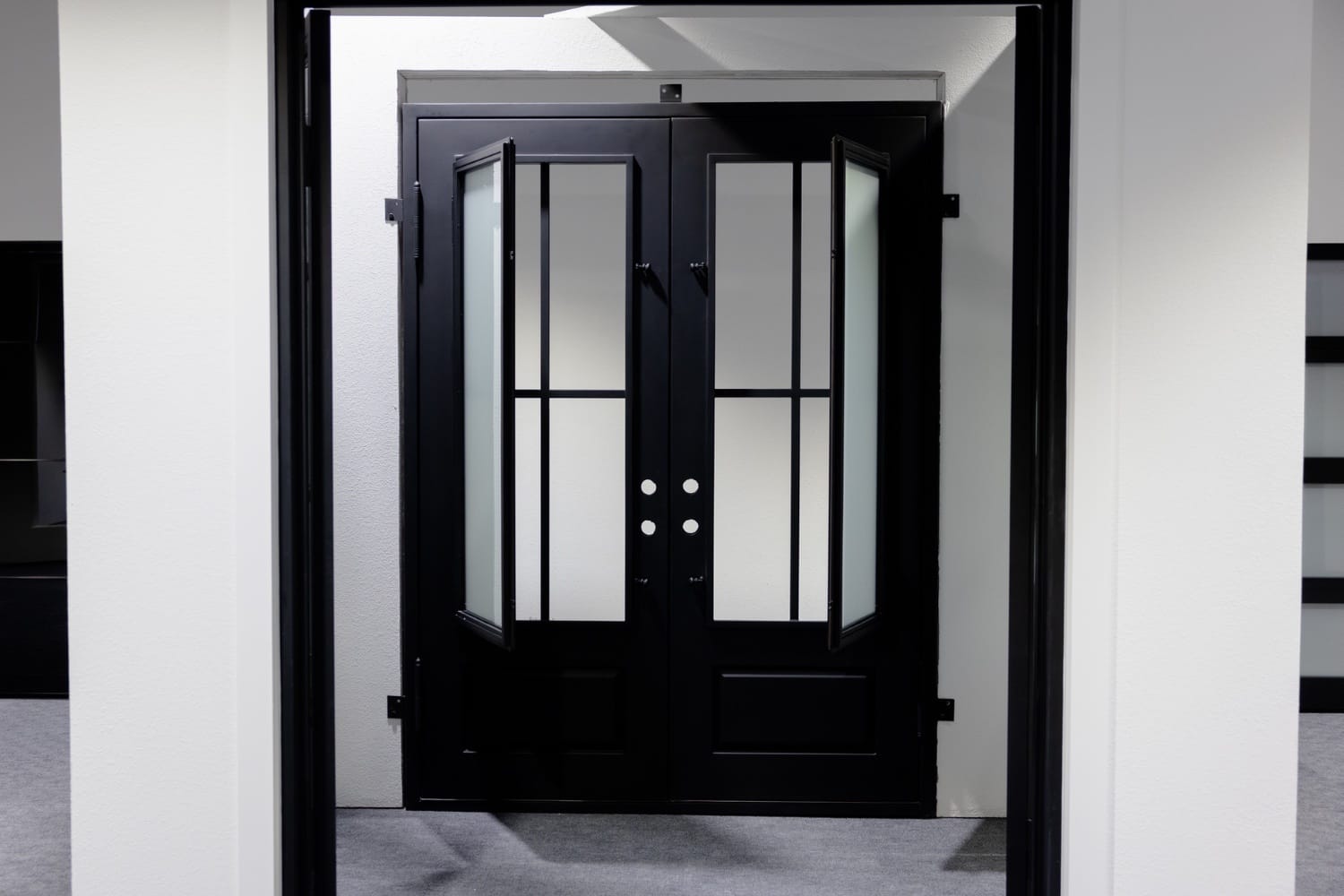 The Montclair 8 Pane French Double Door - Glass Detail